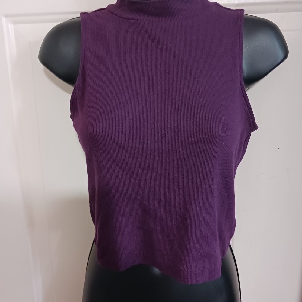 Crop Top - Picture 3 of 4